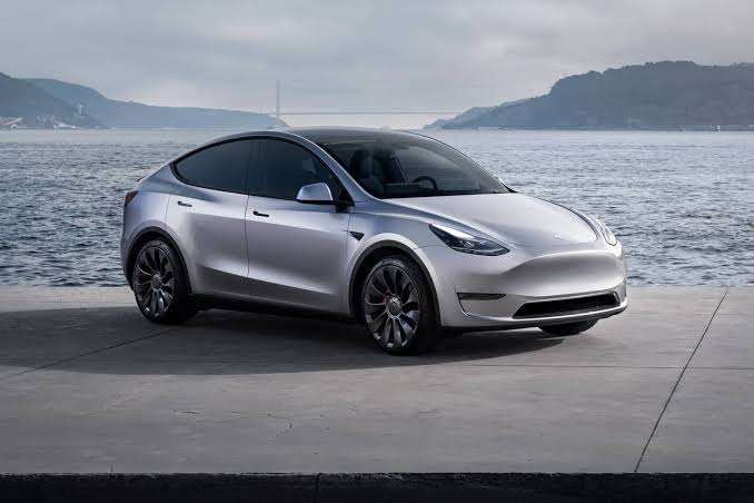 Tesla Model Y incelemesi